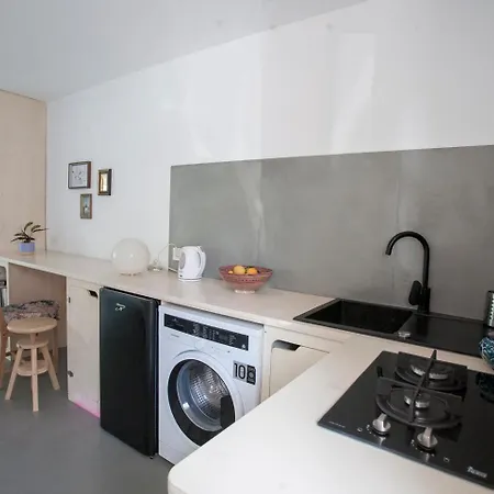 Centric And Quiet Beachview-studio